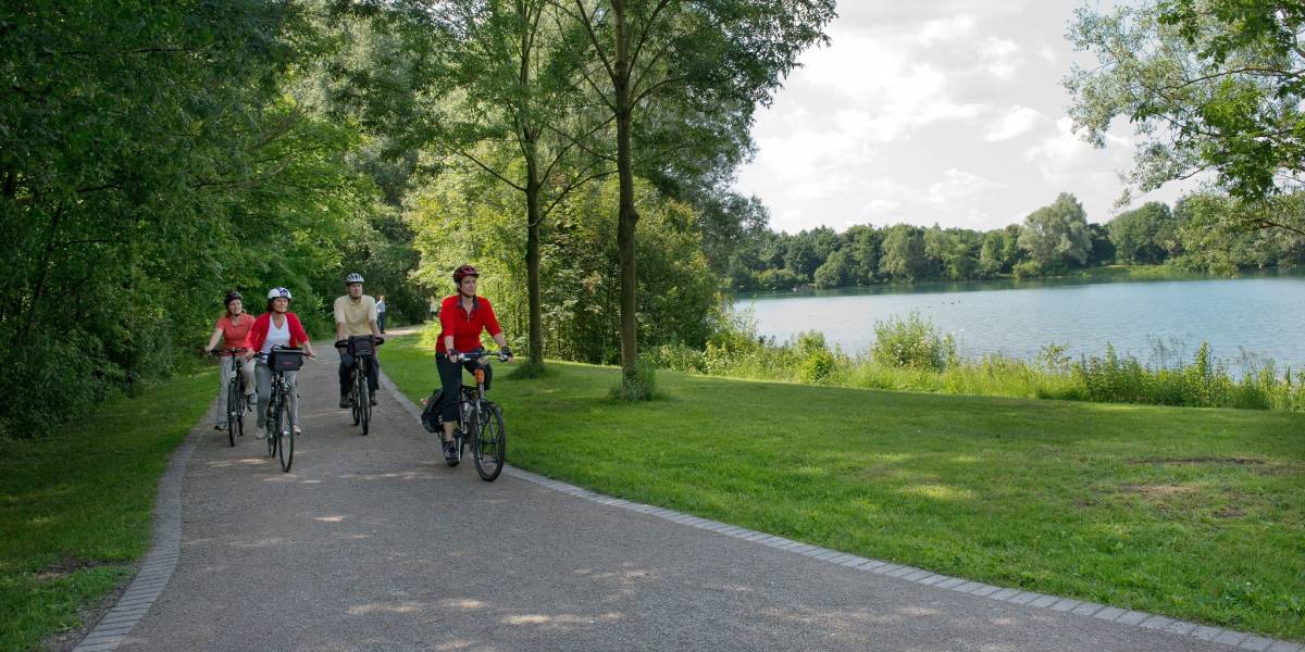 Radfahrer am Padersee © Touristikzentrale Paderborner Land / Reinhard Rohlf